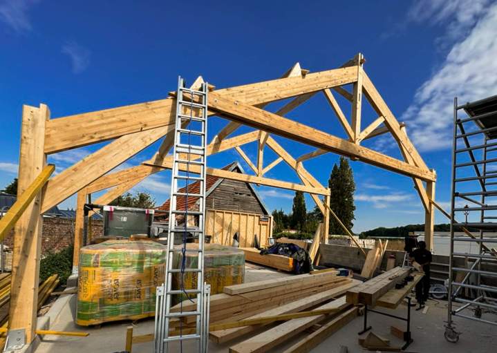 Charpentier expérimenté Près de Noyon