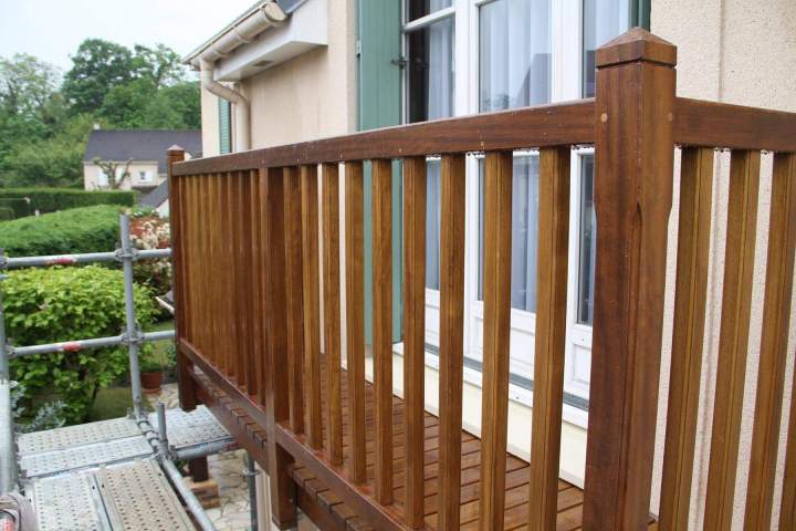 Balcon en bois Près de Noyon