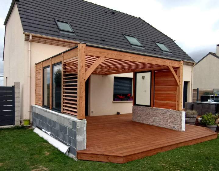 Construction de pergola en bois sur mesure pour votre jardin